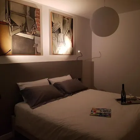 Chocolat La Mairie Apartment *